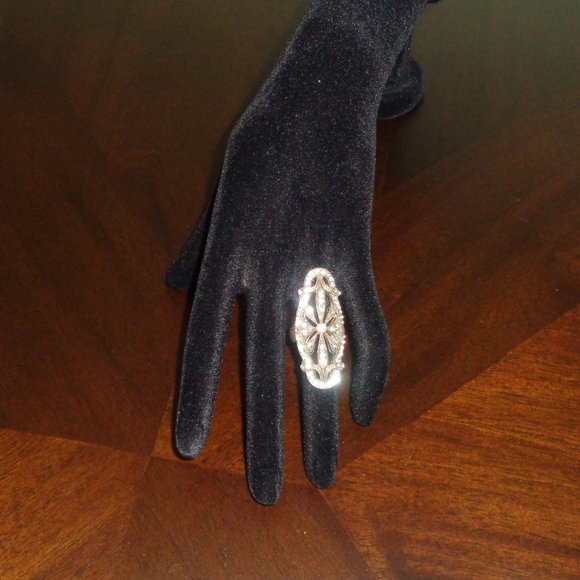 Long flowery ring- costume jewelry - Picture 6 of 8